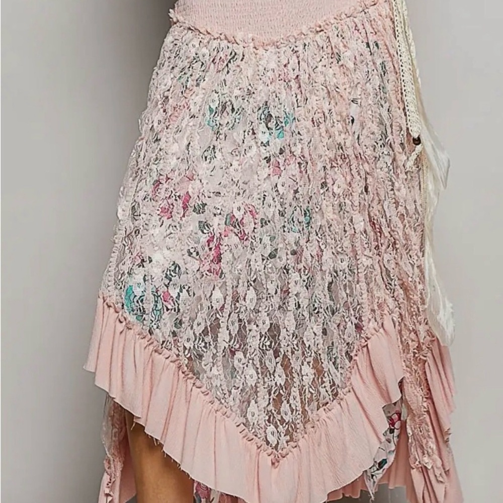 NWT POL Pink Skirt with Floral Panel SIZE LARGE NWT - Picture 3 of 4